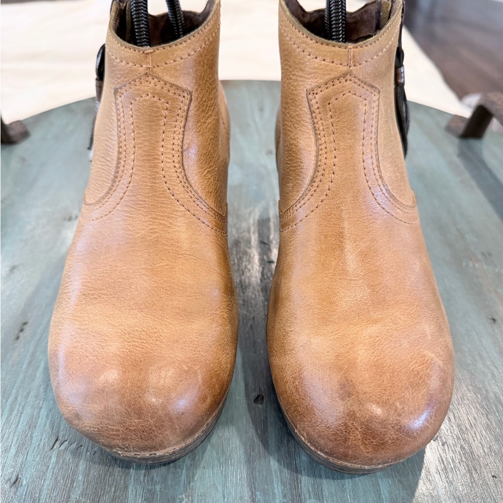 Dansko Tan Leather Ankle Boots – Size 39 (US 8.5–9) Comfort Wedge Booties - Picture 9 of 14